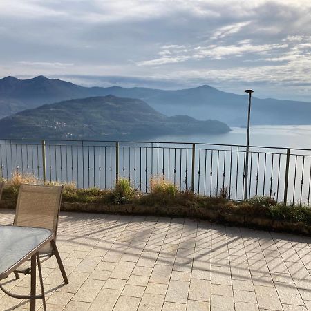 Appartamento Grande Terrazza Vista Lago Parzanica Luaran gambar