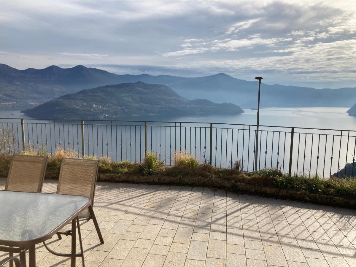 Appartamento Grande Terrazza Vista Lago Parzanica Luaran gambar