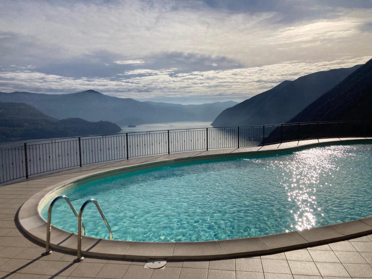 Appartamento Grande Terrazza Vista Lago Parzanica Luaran gambar